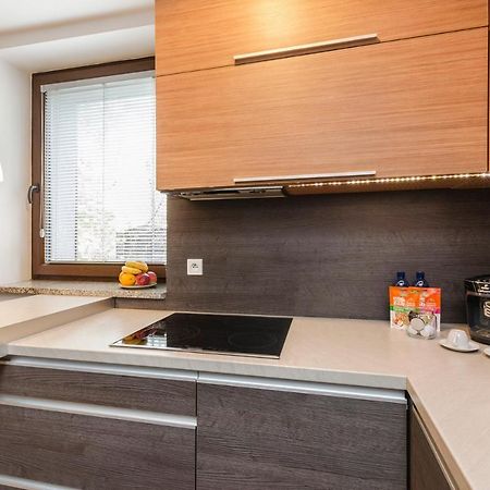 Lupoapartments Kosynierow Klimatyzacja Dostep Na Kod Lodz  Ngoại thất bức ảnh