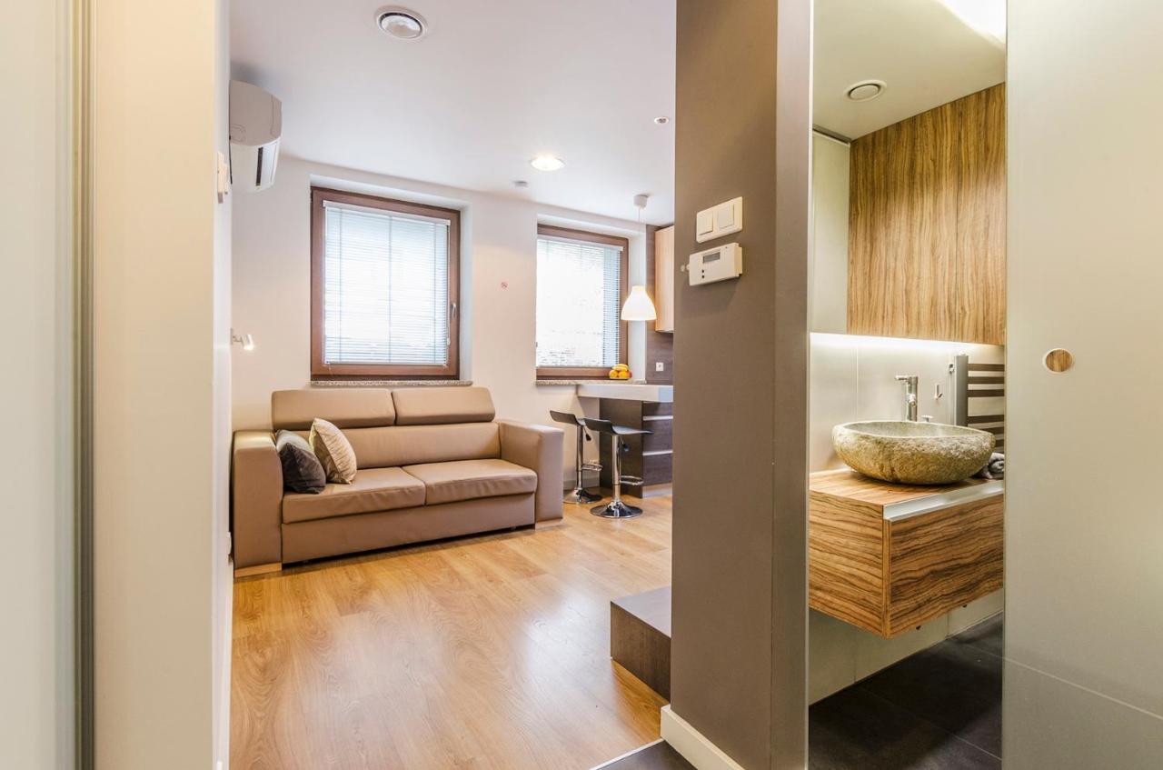 Lupoapartments Kosynierow Klimatyzacja Dostep Na Kod Lodz  Ngoại thất bức ảnh