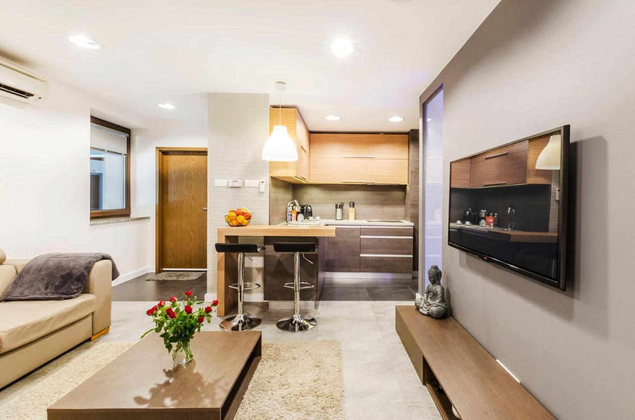 Lupoapartments Kosynierow Klimatyzacja Dostep Na Kod Lodz  Ngoại thất bức ảnh